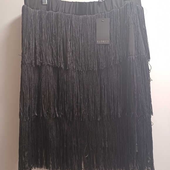 FRINGE MINI SKIRT - Picture 2 of 3